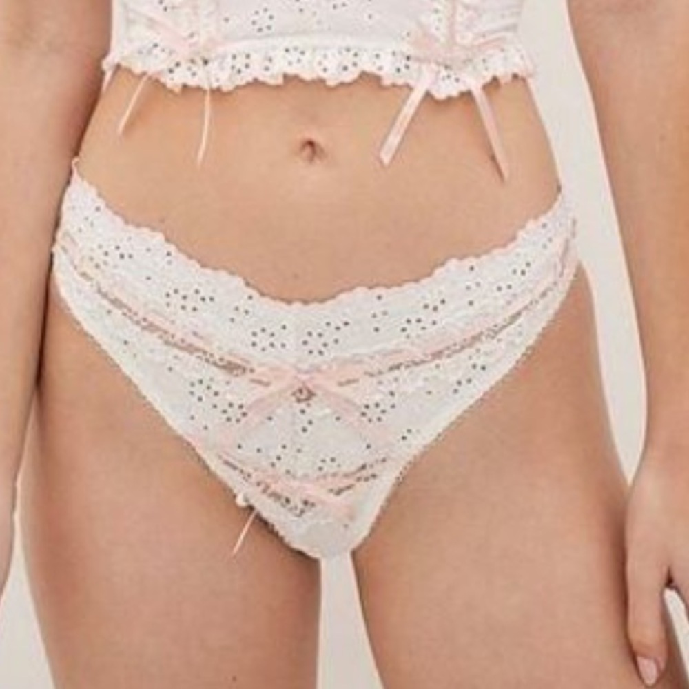 FOR LOVE & LEMONS White Swirl Eyelet High-Waist Cheeky Panty size Small
